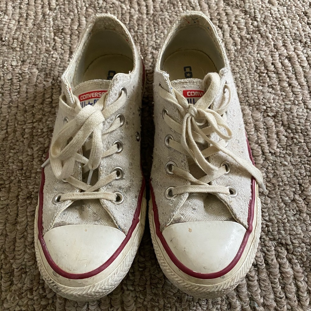 Women’s Converses - Picture 4 of 4
